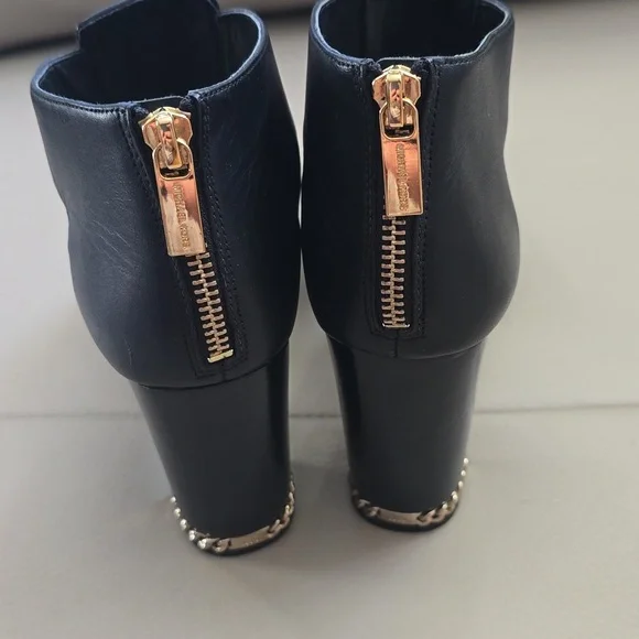 Michael Kors leather black  shoes, size 7.5M, pre-owned - Picture 3 of 10